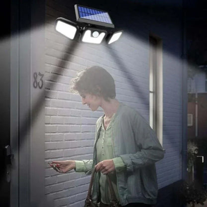 1+1 CADOU: Proiector solar cu senzor 74 LED SMD 15W, IP65, lumina rece
